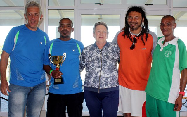 Die 1000km Challengers van Grahamstown, met Lucille Mangiagalli in die middel